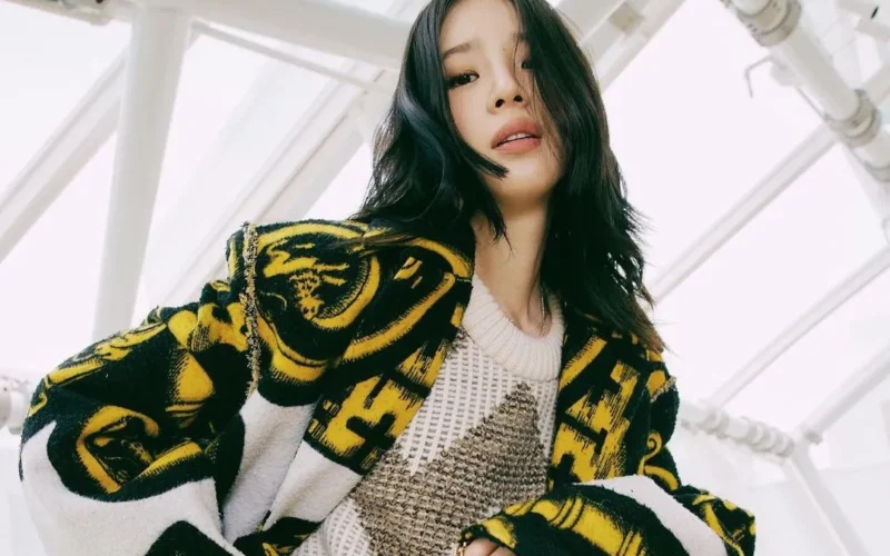 Why Korean Fashion Is Gaining Popularity in US Offices